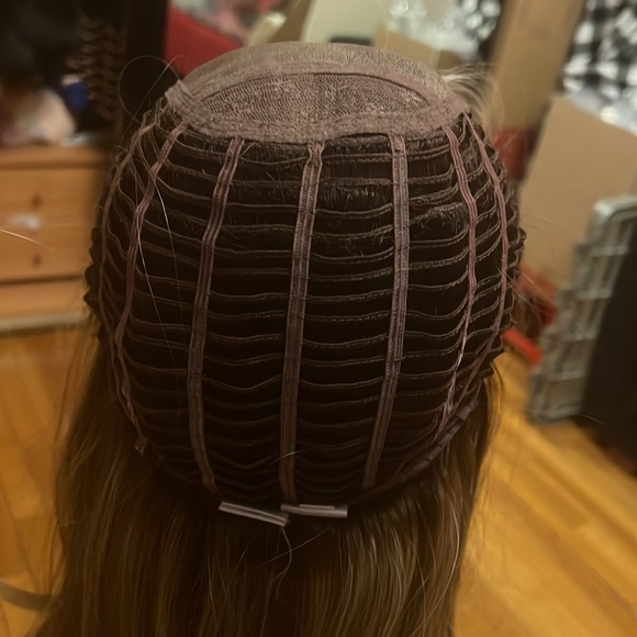 Raquel Welch Wigs - Scene Stealer in color shaded cappuccino - Picture 10 of 10